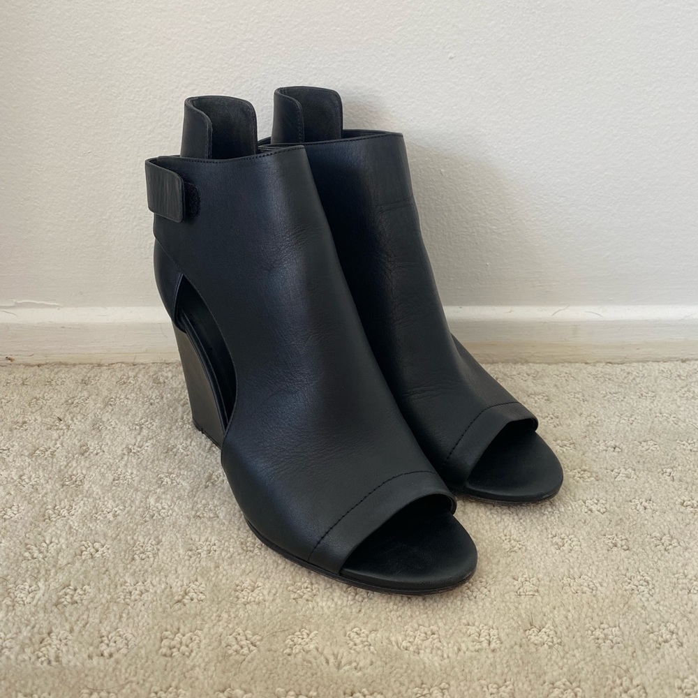 Vince Katia Black Leather Peep Toe Wedges
